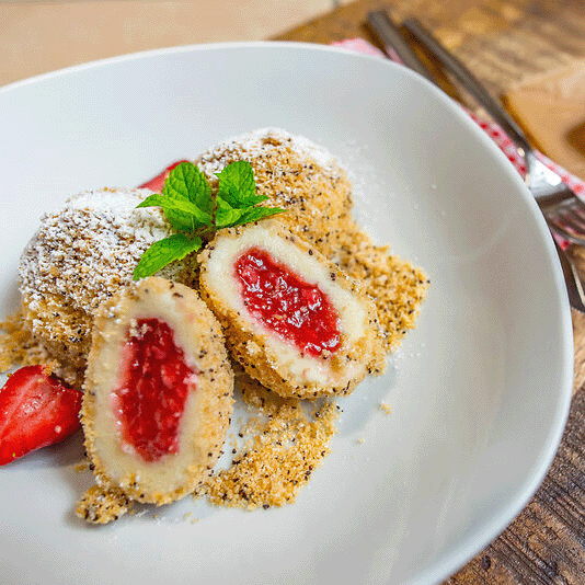 Mehr Informationen zum Thema: Erdbeer&shy;knödel